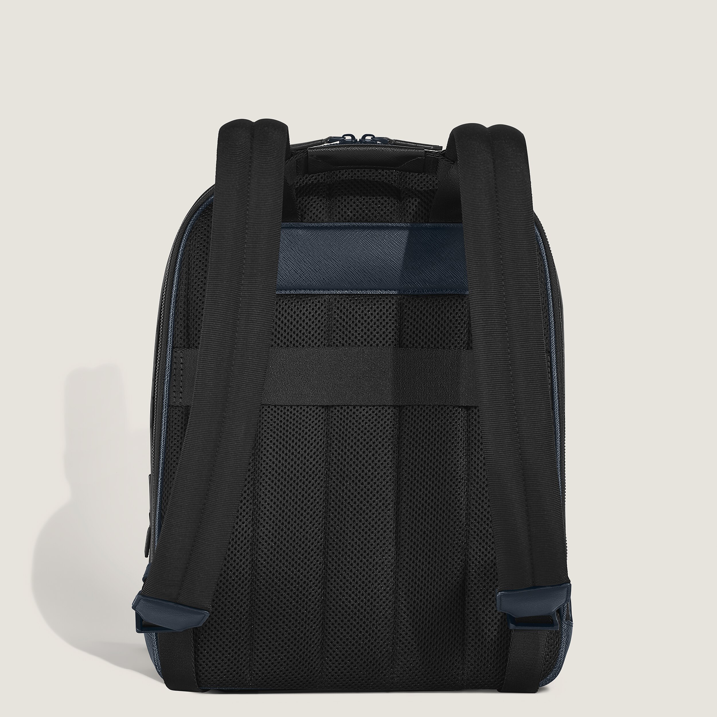  Montblanc - Mochila Mediana Con 3 Compartimentos De Piel Sartorial - Azul Tweed - Piel - Mb220335 - Mochilas 