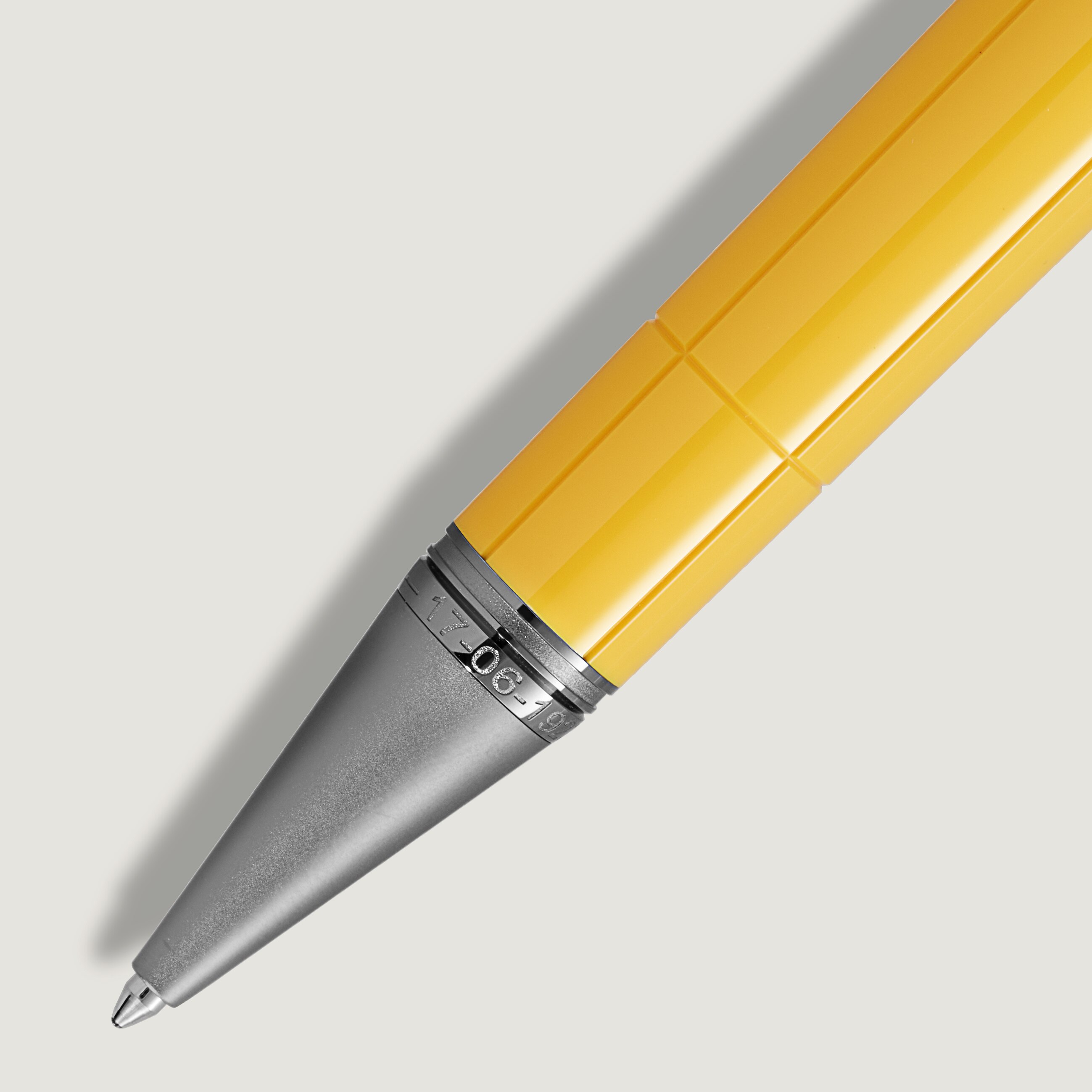  Montblanc - Penna A Sfera Great Characters Enzo Ferrari Edizione Speciale Giallo Modena - Giallo - Pregiata Resina - Mb130663 - Penne A Sfera 