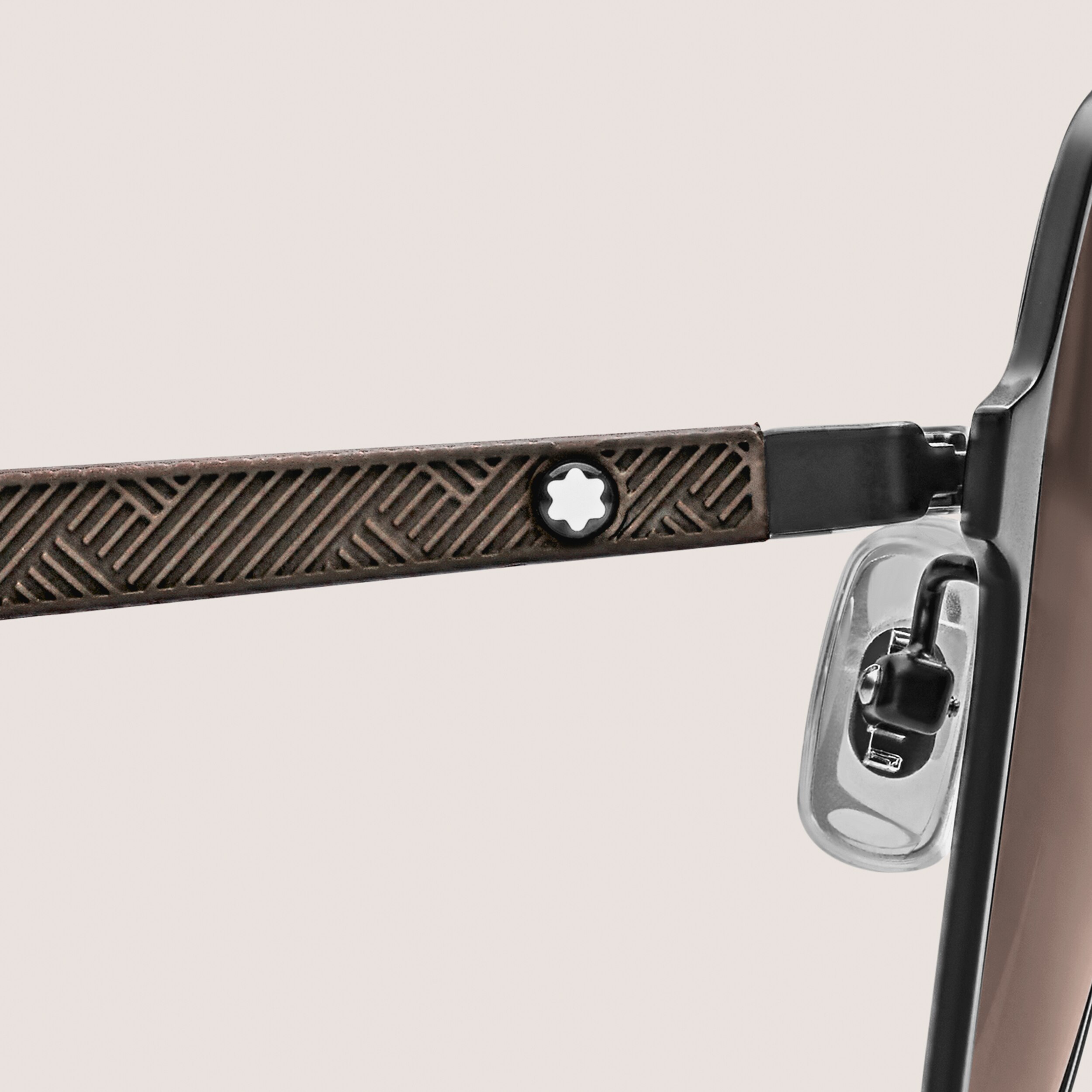  Montblanc - Quadratische Sonnenbrille Mit Schwarzem Metallrahmen - Schwarz - Metall - Mb134465 - Sonnenbrillen 