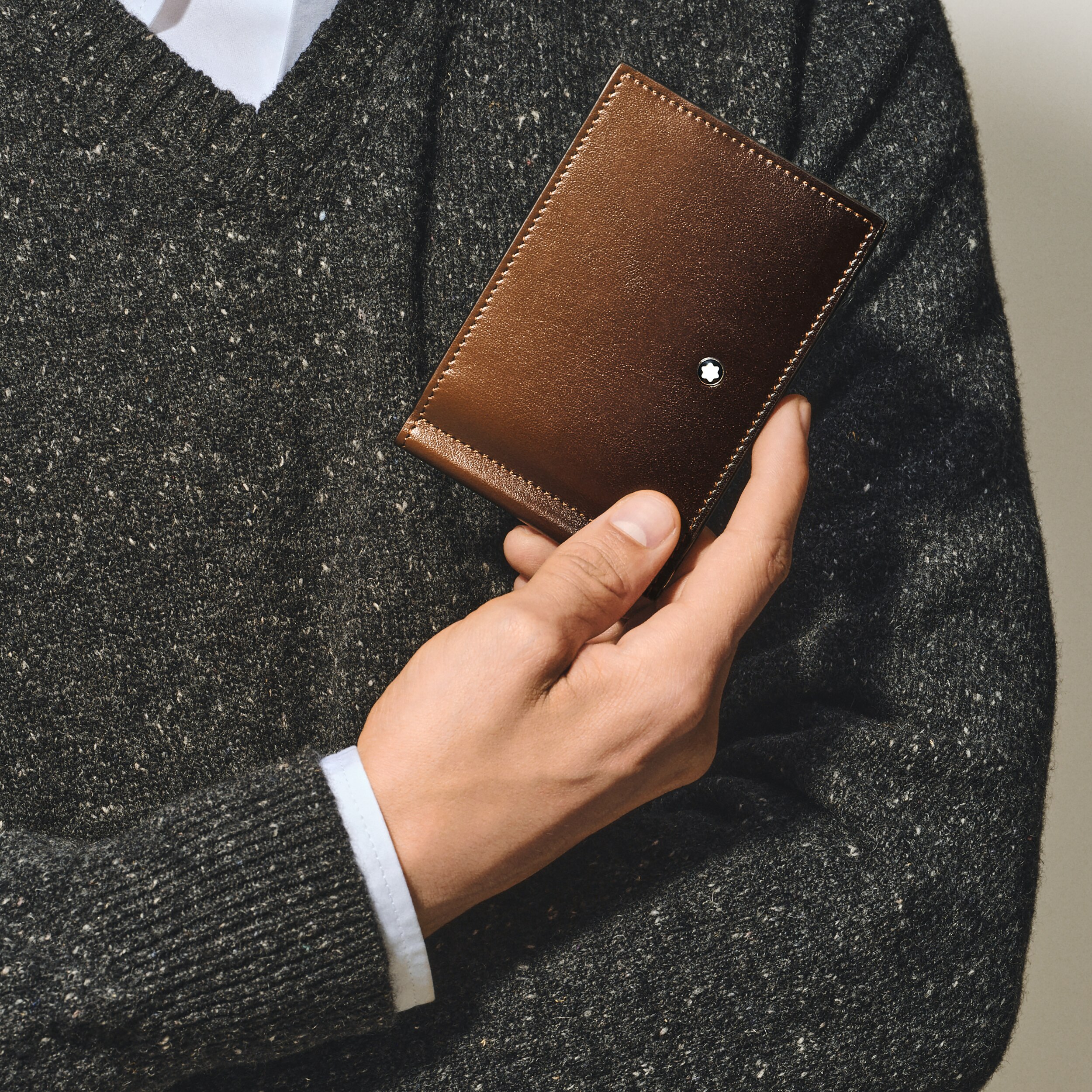  Montblanc - Brieftasche 6 Cc Mit Geldscheinklammer Aus Meisterstück Sfumato-leder - Sfumato-braun - Leder - Mb220316 - Brieftaschen 