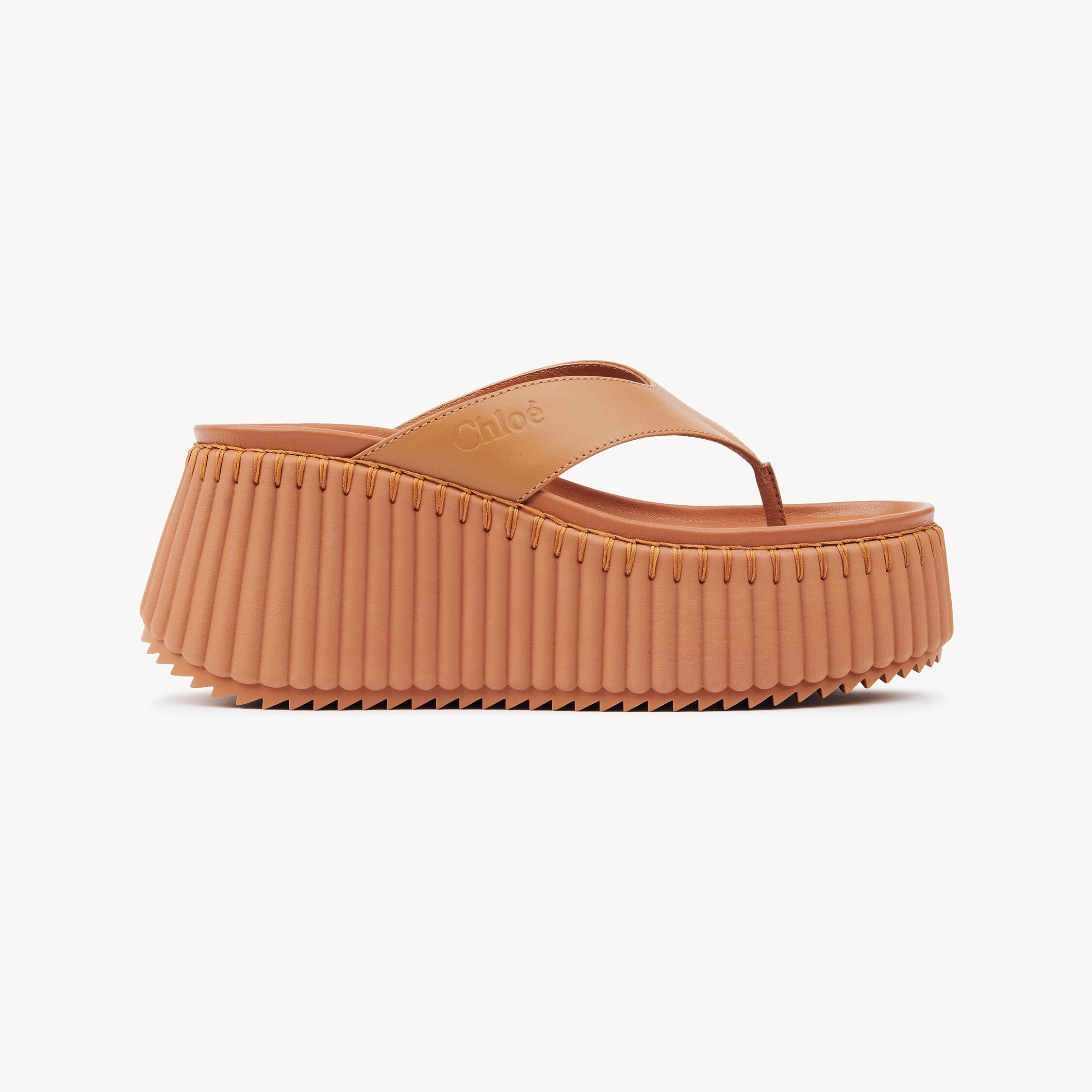 Chloé Nama 80 Leather Platform Thong Sandals In Brown